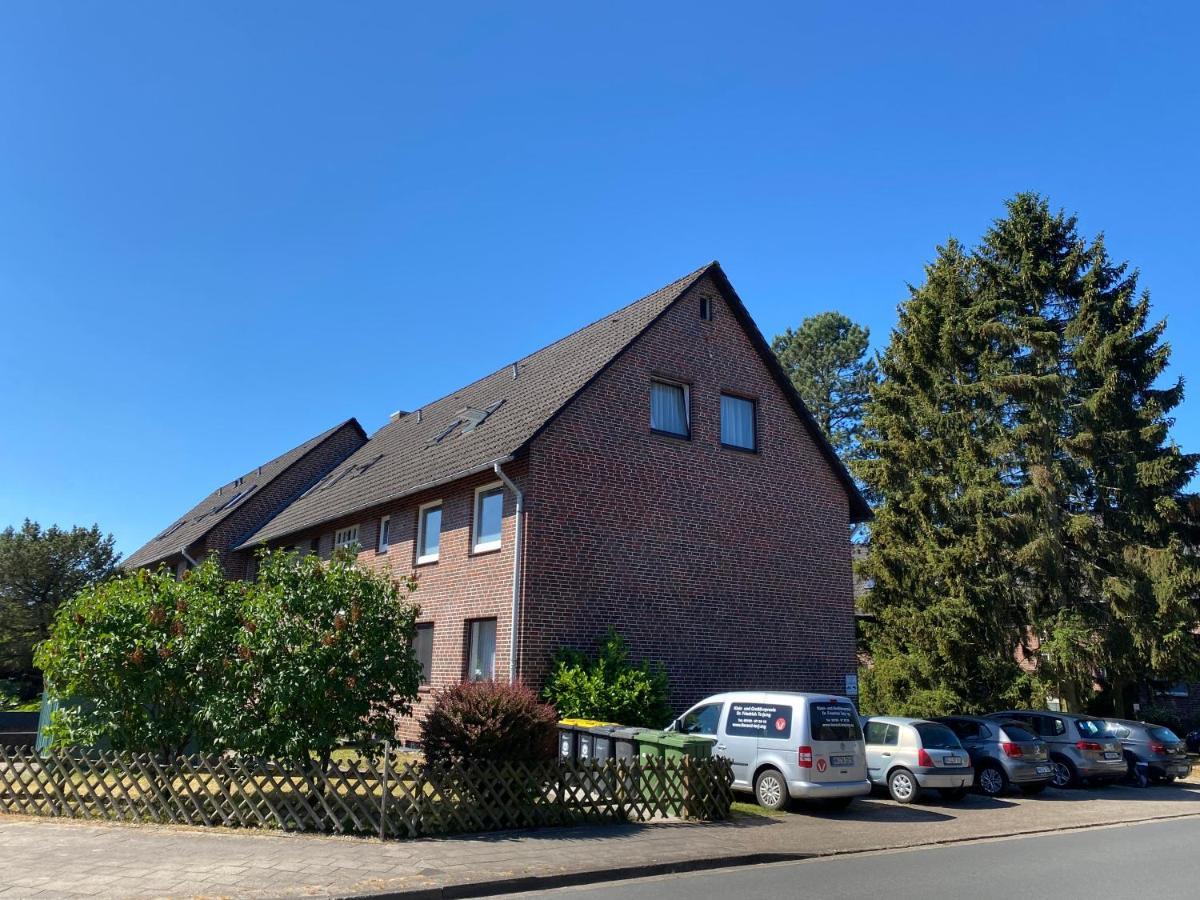 Stilvolle 2 Schlafzimmer Apartments Heidegarten, Osterheide, Zentrum Шнефердинген Экстерьер фото
