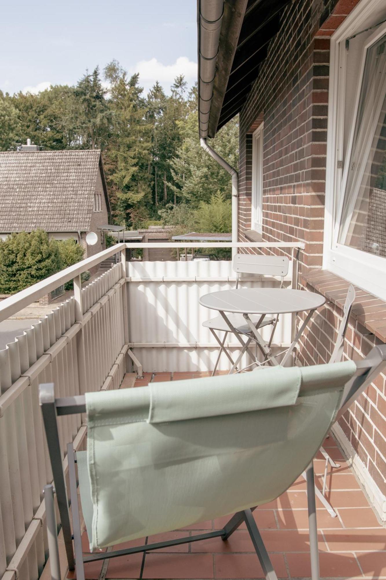 Stilvolle 2 Schlafzimmer Apartments Heidegarten, Osterheide, Zentrum Шнефердинген Экстерьер фото